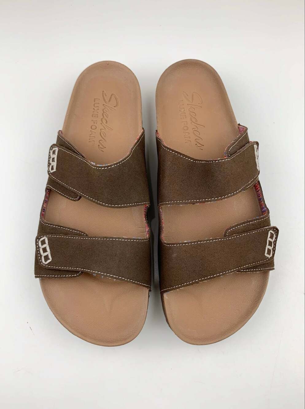 Skechers Granola Sandals Luxe Foam Brown Faux Suede Slip On Comfort Women's 9